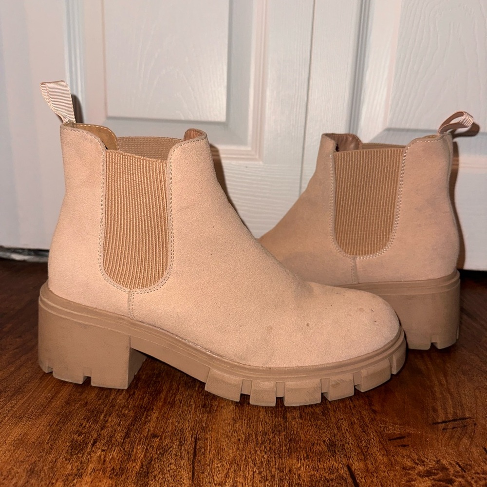 Tan Chelsea Boots
